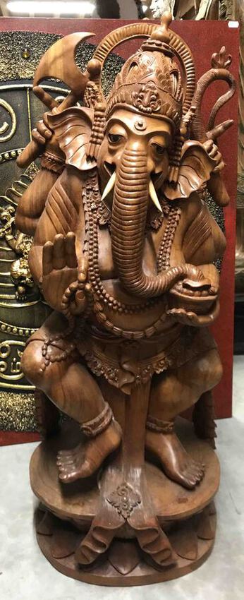 Grande statue de Ganesh en bois de suar sculpté