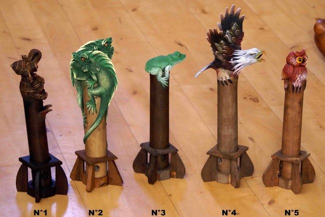 grand porte encens animaux en bois