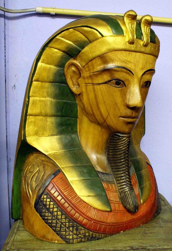 grand buste de pharaon en bois peint