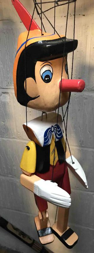 Grande marionnette &agrave; fil en bois