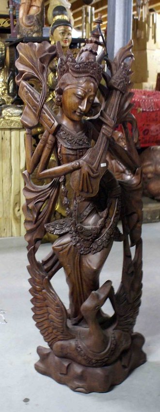 statue de Sita en bois de suar - artisana indon&eacute;sien
