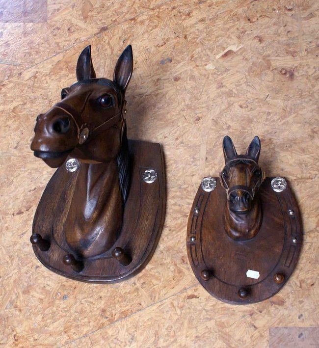 tête de cheval en bois à accrocher