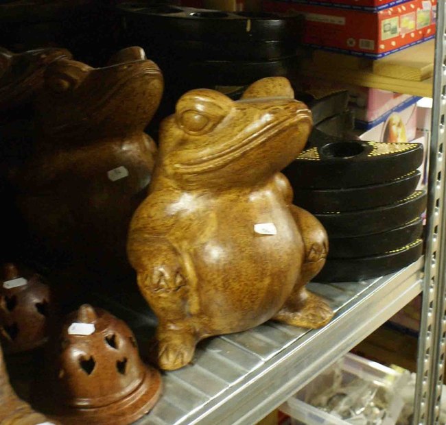 grenouille en terre cuite