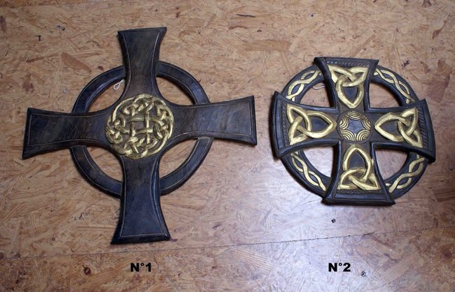 grande roue celte en bois