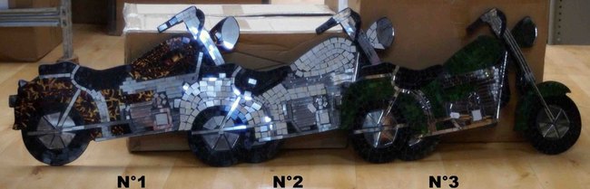 moto en mosaïque de verre