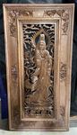 Grand cadre en bois sculpté de Kwan Yin