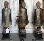 Petite statue de Bouddha debout en bois doré avec mosaïque de verre