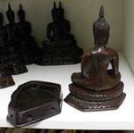 grand Bouddha brûle encens en résine