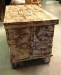 Petit coffre ou malle de rangement en bois