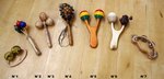 maracas en bois et tambourin cymbales à main en bois
