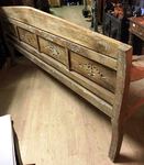 Grand banc en bois sculpté