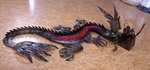 dragon à accrocher en tôle pliée