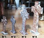 Croix celtique en bois peinte