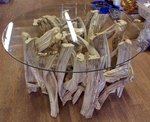 grande table basse en bois liane et verre rond