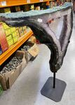 Tranche de géode d'améthyste brut sur pied