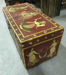 Petit coffre ou malle de rangement en bois peint