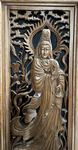 Grand cadre en bois sculpté de Kwan Yin
