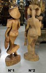 petite statue de femme en bois