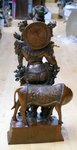 grande statue de Krishna debout en bronze avec une vache sacr&eacute;e