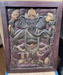 Cadre sculpté de Ganesh en bois peint
