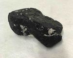 Grosse tourmaline noire brut vendue au poids