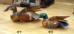 petite statue de canard en bois