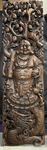 Grand cadre en bois sculpté d'un Bouddha rieur monté sur un dragon