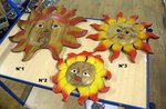 soleil en bois peint pour décoration murale