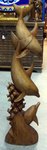 grande sculpture de dauphin en bois
