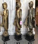 Petite statue de Bouddha debout en bois peint et doré