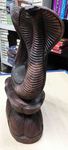 Statue de cobra naja à double tête en bois