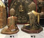 Petite statue de Bouddha assis en bois peint et dor&eacute;