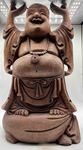 Statue de Bouddha rieur en bois les mains levées