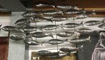 Déco murale en banc de poisson en tôle ciselée