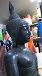 statue de Bouddha assis en bronze moulé
