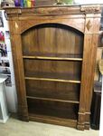 Grand meuble de rangement à étagère en bois