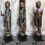 Petite statue de Bouddha debout en bois doré avec mosaïque de verre