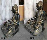 Grande statue de Bouddha assis en bois doré et mosaïque de verre
