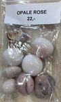 Opale rose en pierre roul&eacute;e au poids