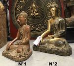 Petite statue de Bouddha assis en bois peint et dor&eacute;