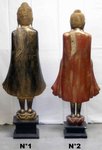 Petite statue de Bouddha debout en bois avec un pot à offrande