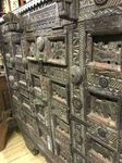 Grand coffre de mariage ancien en bois ou damashia