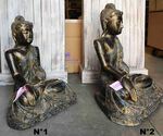 Grande statue de Bouddha assis en bois doré et mosaïque de verre