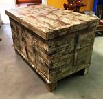 Petit coffre ou malle de rangement en bois