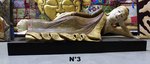 statue de bouddha allong&eacute; en bois